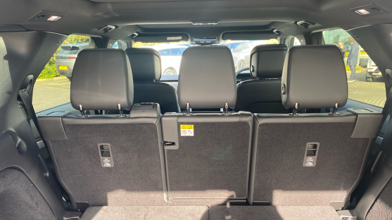 Land Rover Discovery 3.0 D350 Dynamic SE 5dr Auto Diesel Station Wagon